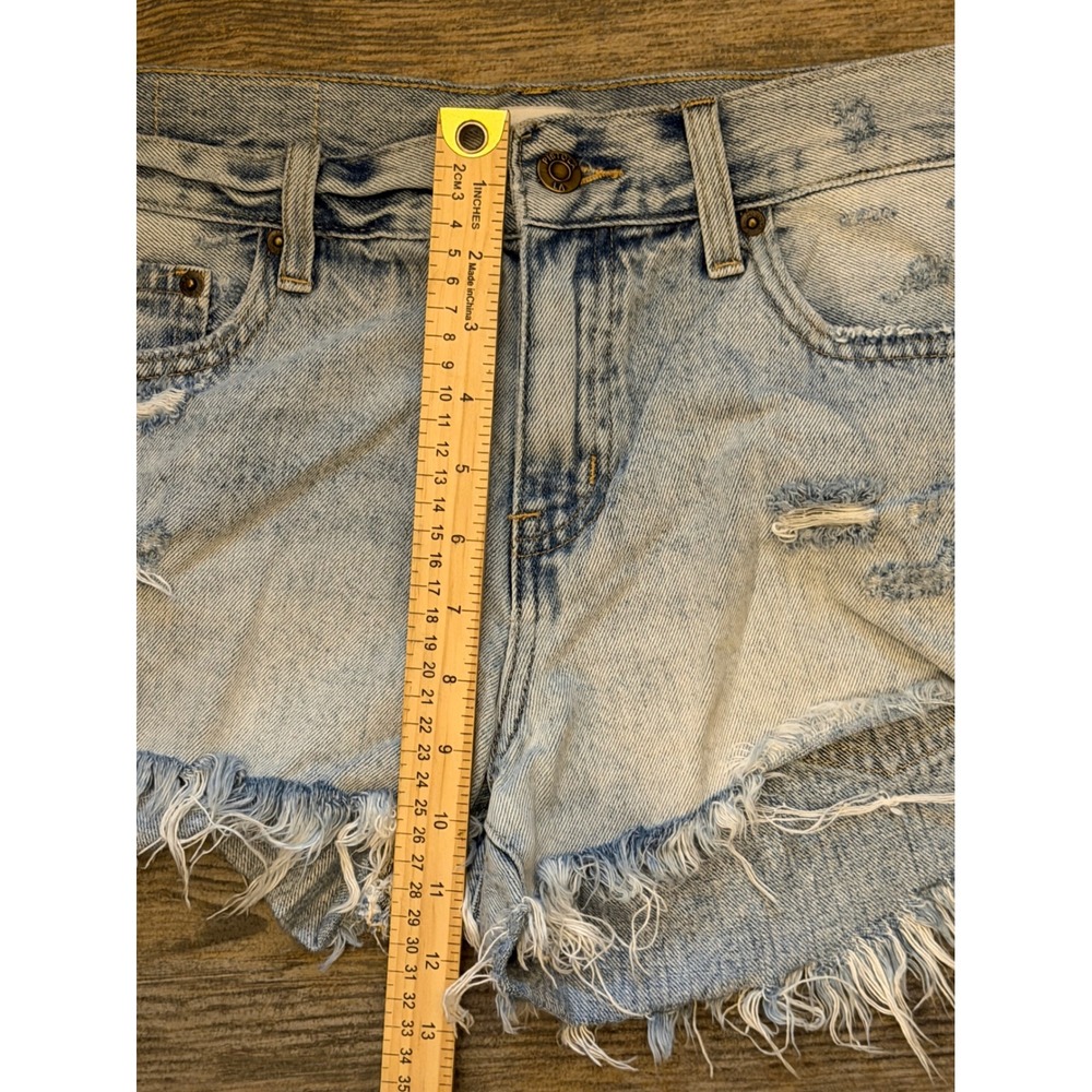 Pistola Distressed Light Wash Denim Shorts Frayed Hem Size 27 100% Cotton Mini - Picture 8 of 10